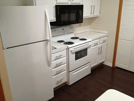 2nd image of 534 Lovell Ave APT 6