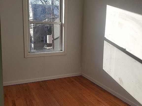 3rd image of 8709 32nd Ave