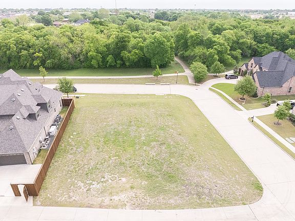 3rd image of 2601 Irene Dr