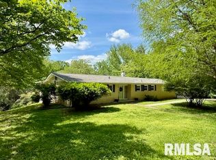 39 Apple Orchard Rd, Carbondale, IL 62903