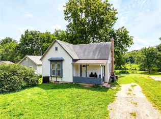 323 N Clinton St, Brookfield, MO 64628