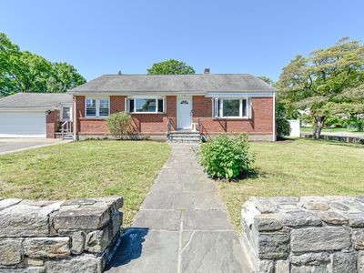 325 Lincoln Boulevard, Bridgeport, CT, 06606
