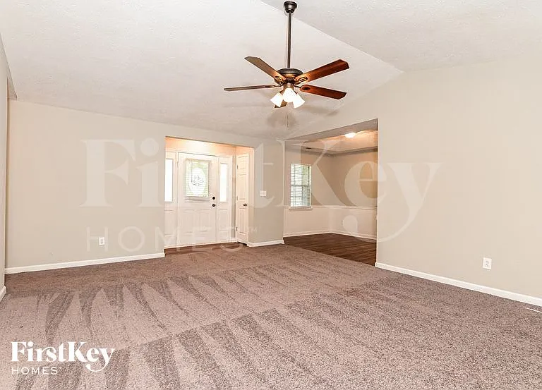 130 Dunwick Ln — Photo 3