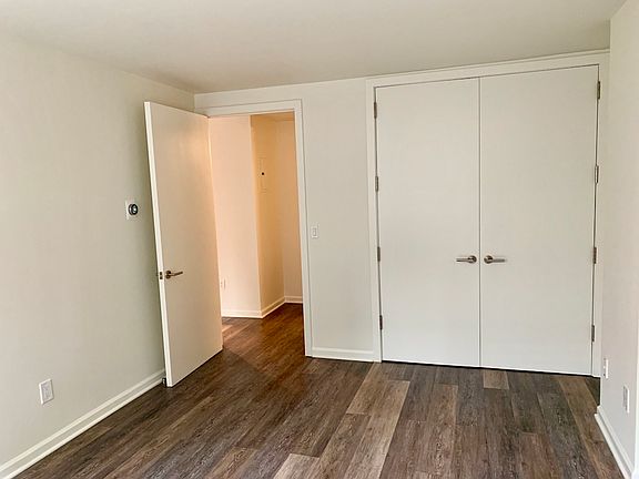 5th image of 520 W 43rd St APT 15G