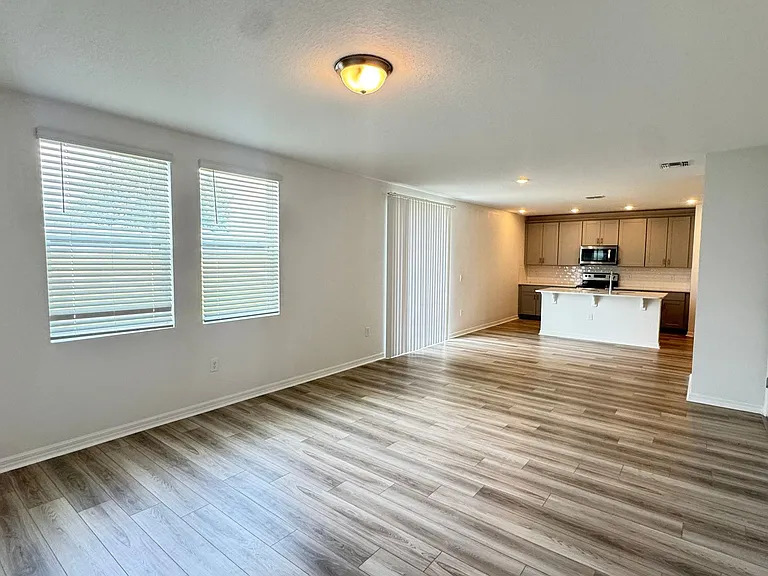 2401 White Tail St — Photo 21