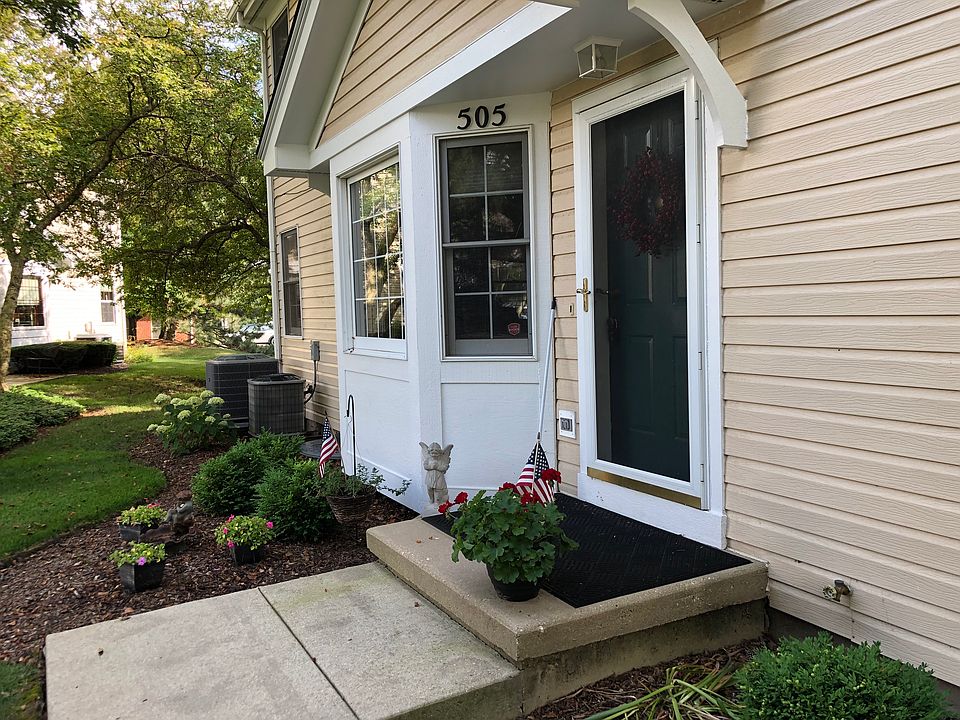 Beautiful Townhouse/Condo 