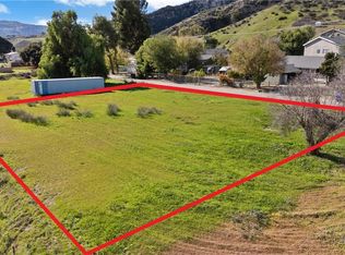 2 Taft Ct, Castaic, CA 91384