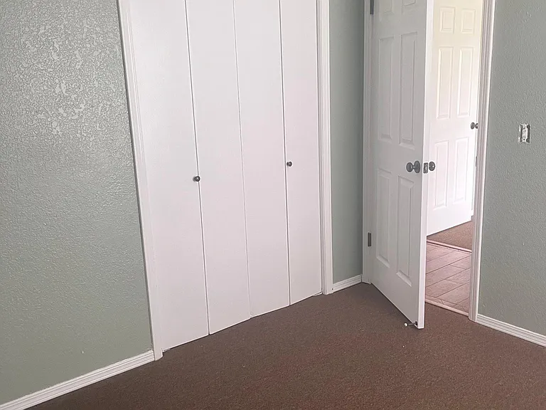 305 Belmont Dr — Photo 24