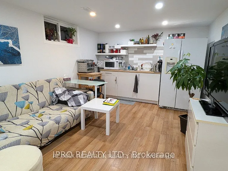 16 Cresthaven Dr — Photo 35