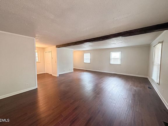 3rd image of 3404 Redwood Rd