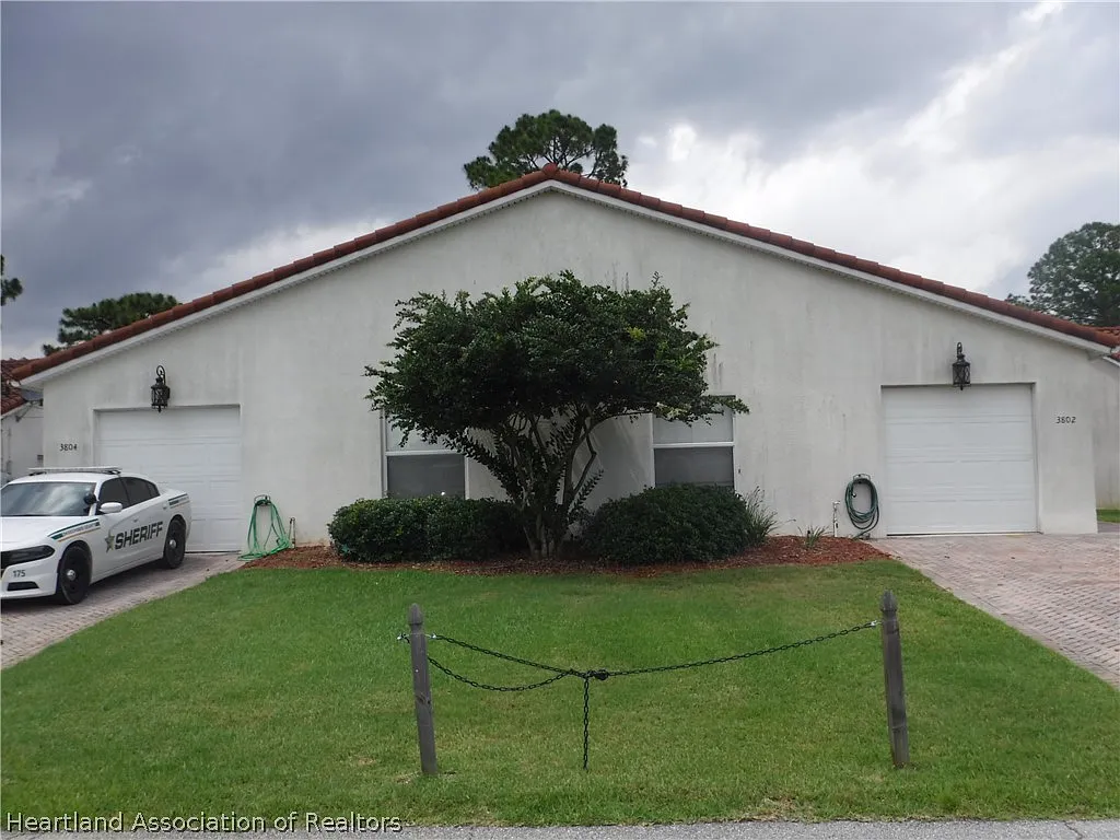 3 bed, 2.0 bath, 1563 sqft, $1,550 — Photo 1