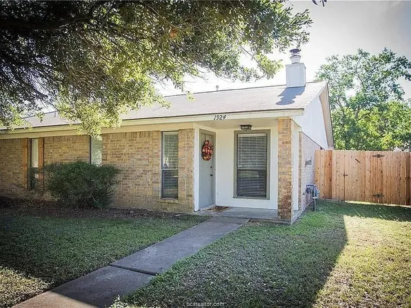 1926 Holleman, College Station, TX 77840