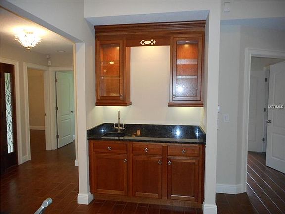 5th image of 182 S Monterey Isle