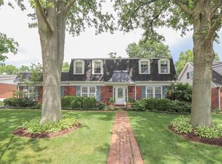 10688 Hackamore Ln, Saint Louis, MO 63128