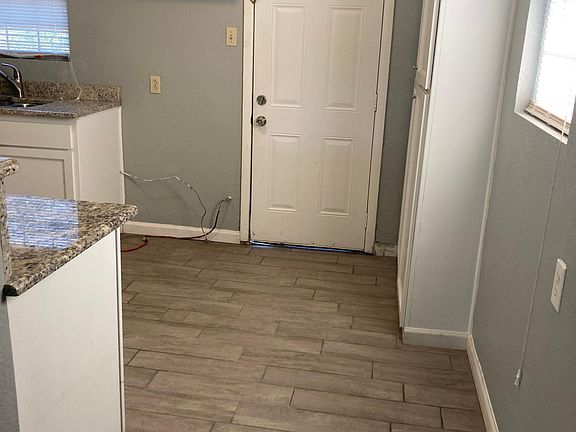3rd image of 136 E Wanda Dr