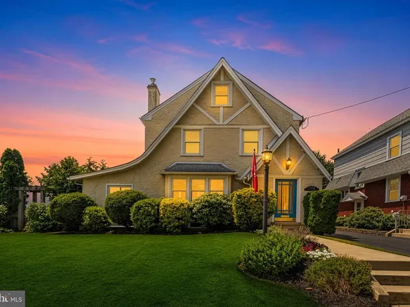 2404 Poplar Rd, Havertown, PA 19083