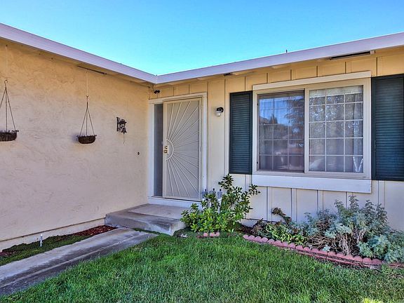 3rd image of 15635 La Bella Ct
