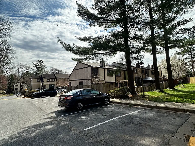 7904 Towerbell Ct — Photo 18