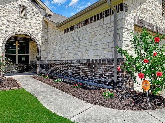 3rd image of 20422 Lookout Bend Dr