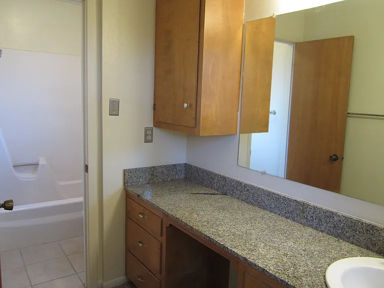 3316-3318 Bluestem Cir — Photo 5