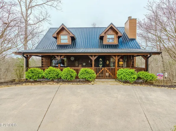 839 W Gold Dust Dr, Pigeon Forge, TN 37863