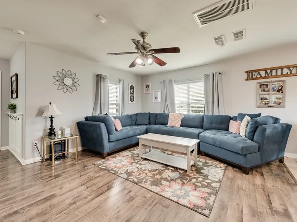 149 Cattlemans Creek Rd, Newark, TX 76071