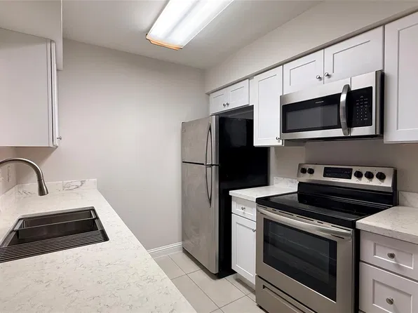 4643 Wild Indigo St APT 411, Houston, TX 77027