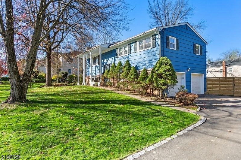 1st image of 36 Putnam Ave