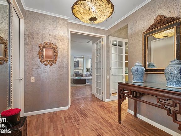 3rd image of 15 W 53rd St #9J
