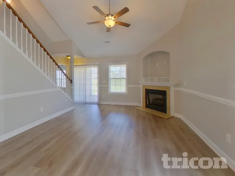 213 Dellwood Dr — Photo 3