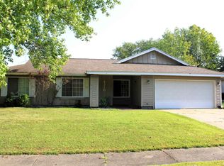 4316 Sassafras Ln, Mount Vernon, IL 62864
