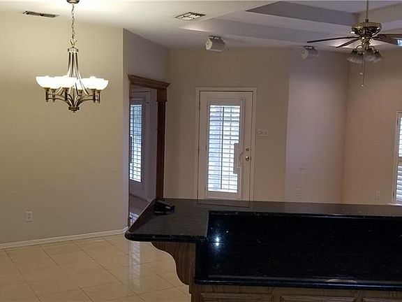 3rd image of 2906 Chateau St