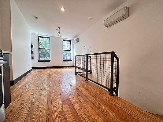 5th image of 292 Grove St APT A