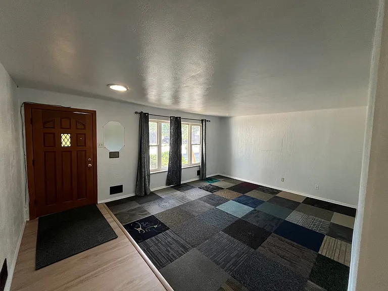 12372 E 30th Ave — Photo 4