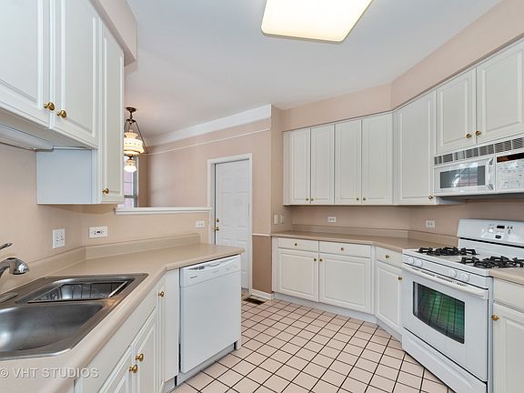 5th image of 3095 Lexington Ln #20R41