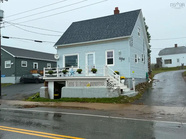 15330 Cabot Trl, Cheticamp, NS B0E 1H0