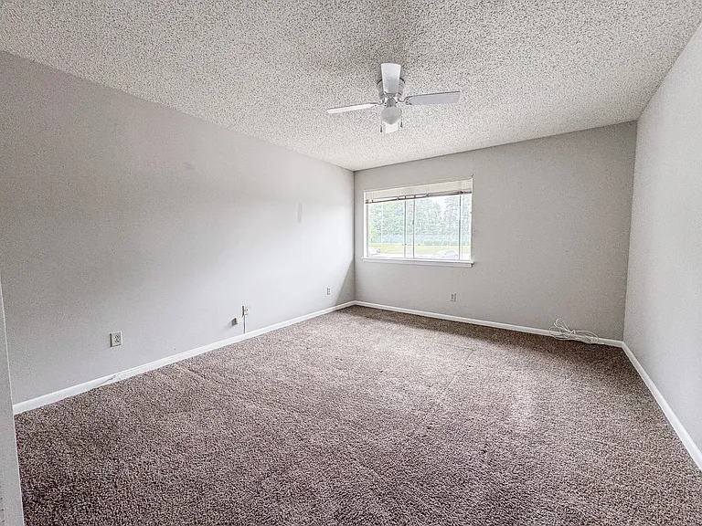 The Grove at Magic City Townhomes — Photo 16