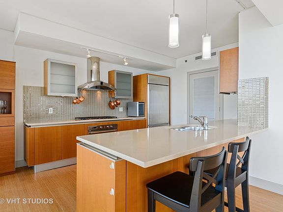 5th image of 340 E Randolph St APT 2101