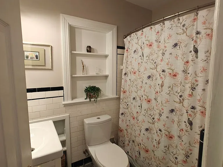 2108 Davenport Ave — Photo 20