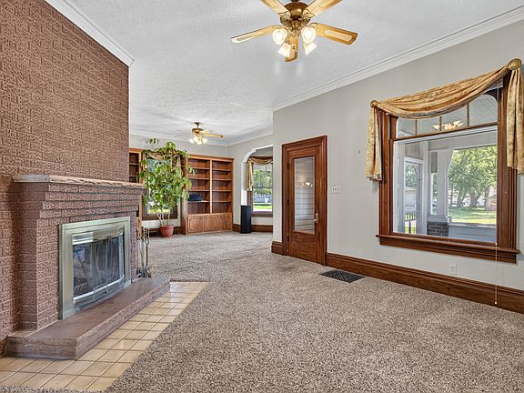 5th image of 706 Fuller St