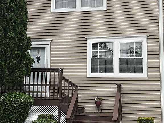 2nd image of 29595 Dutchmans Ln #34