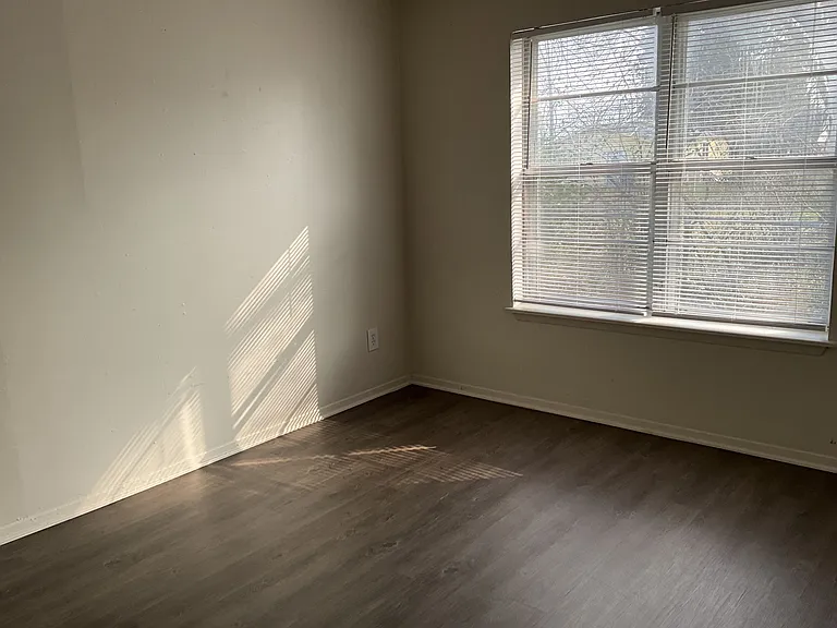 210 Old Tyler Rd #10 — Photo 11
