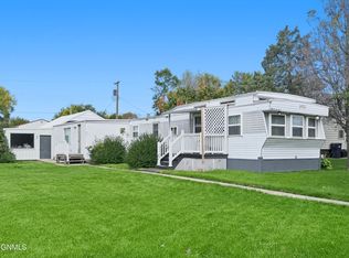213 Elm Ave S, Fessenden, ND 58438