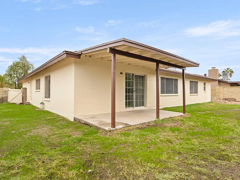 7309 W Canterbury Dr — Photo 28