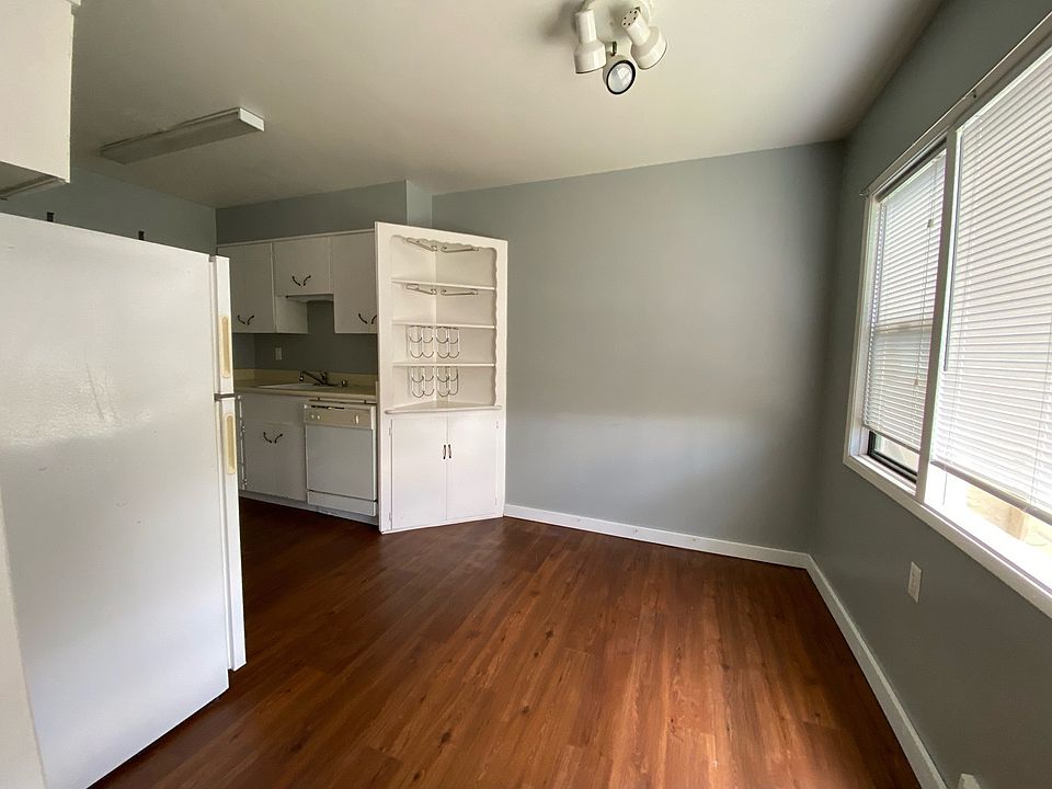 Dining room, which can be used as office area