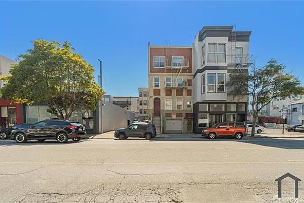 1330 Valencia St #A — Photo 6
