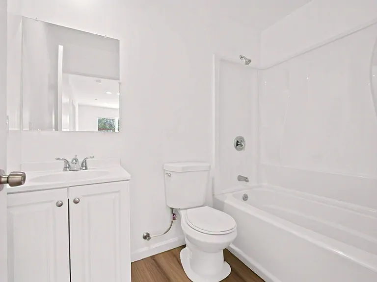 647 W 92nd St #1/2 — Photo 6