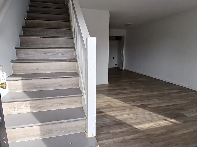 3215 Old Tasso Rd NE — Photo 2