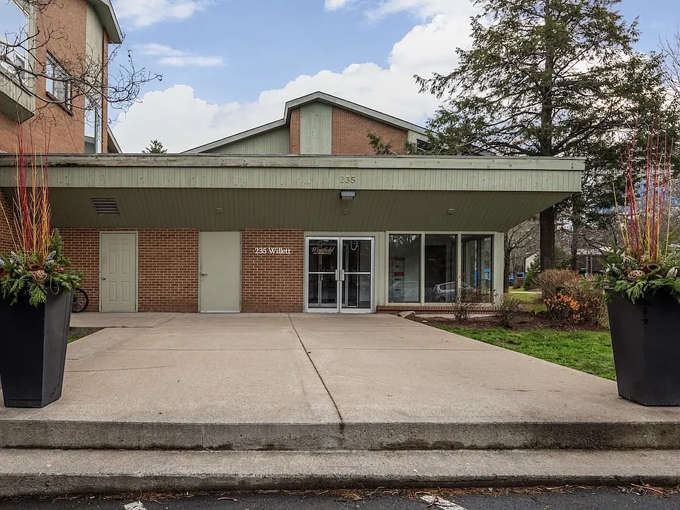 241 Willett St #235