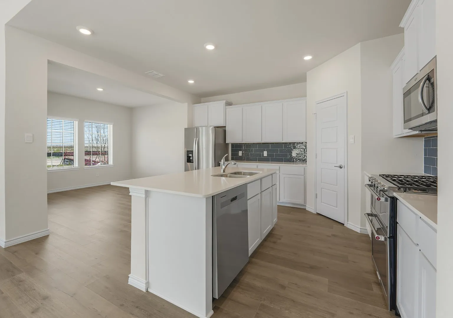 3829 Caddo Dr — Photo 3